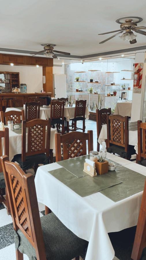 Hotel Salvador Catamarca Сан-Фернандо-дель-Валье-де-Катамарка Экстерьер фото